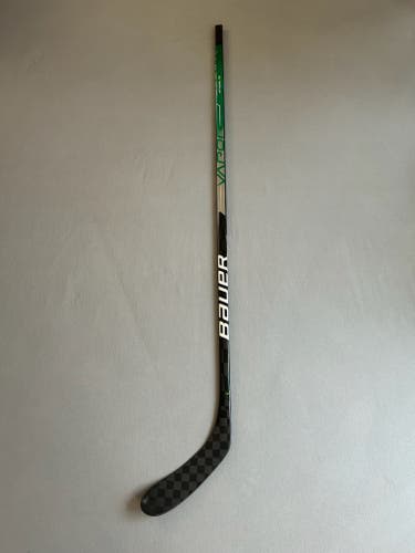 New 87 Flex Pastrnak Curve Bauer Vapor Hyperlite Right Hand Pro Stock Hockey Stick - Green
