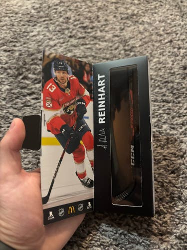 NHL Star Sticks Florida Panthers Sam Reinhart CCM Jetspeed Stick Case Collectible
