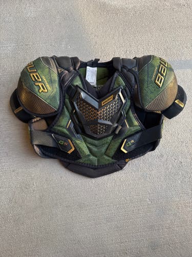 Intermediate Medium Bauer Supreme GS Shoulder Pads (Used)