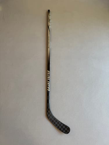 Like New 82 Flex P92 Bauer Vapor Hyperlite 2 Left Hand Pro Stock Hockey Stick - Silver