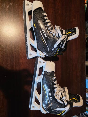 CCM Tacks 9080 Hockey Goalie Skates Regular Width Size 6 (Used)