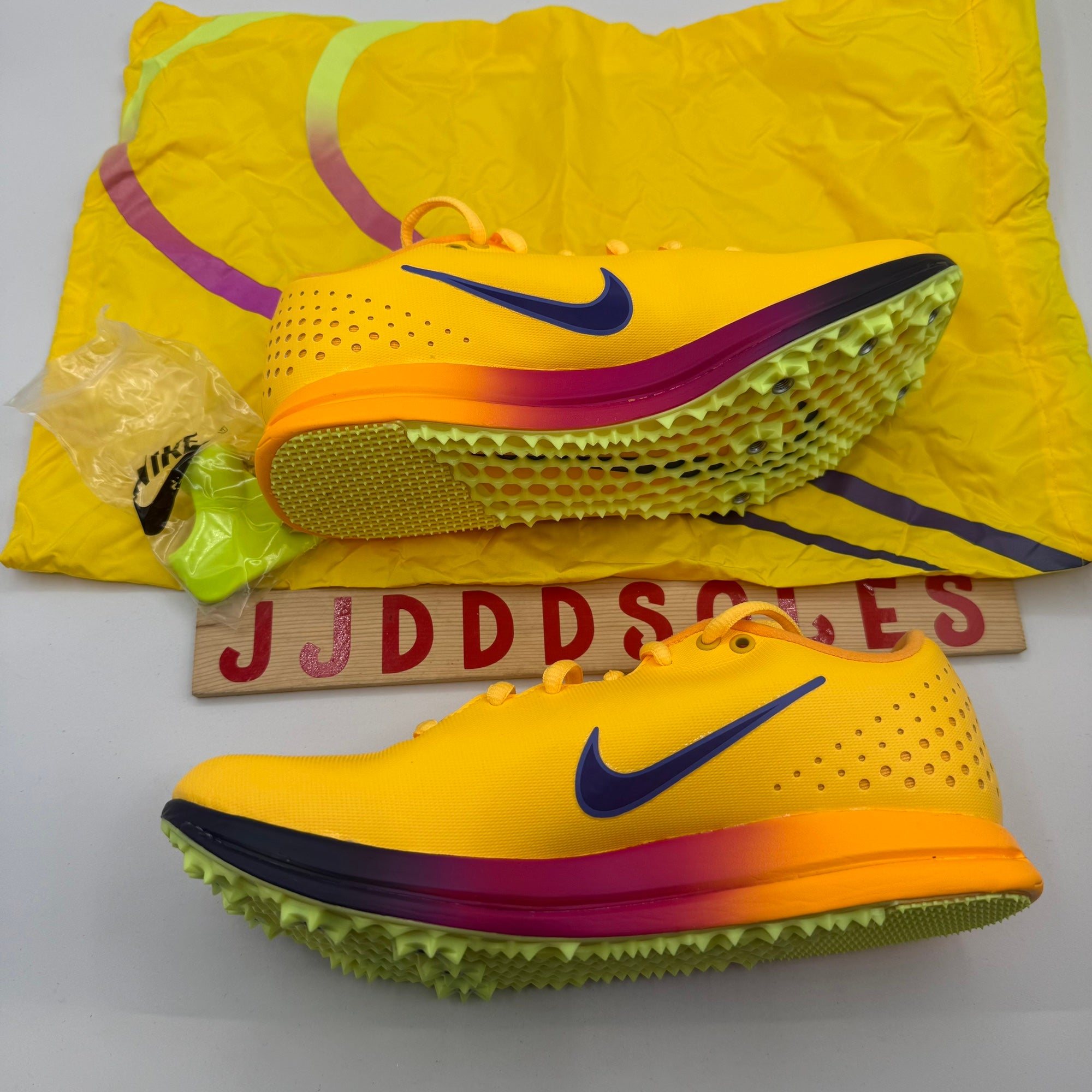 Mens‎ 7.5 / Womens 9 - Nike Triple Jump Elite 2 Citron Yellow Track Field Spikes Nike High Jump Elite Track & Field Jumping Spikes. Nike.com main image 2