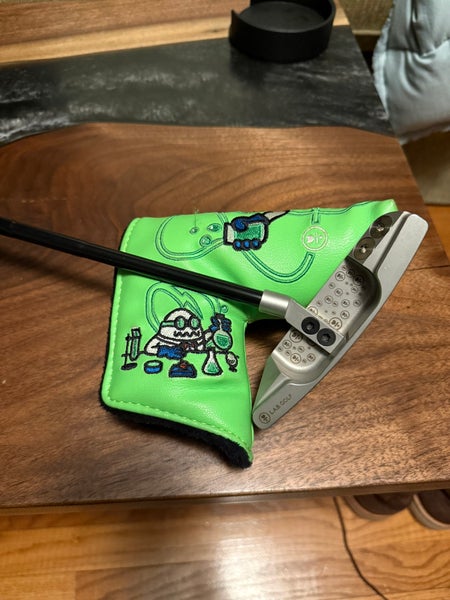 L.A.B. Golf Link 1 with limited release headcover and stock headcover