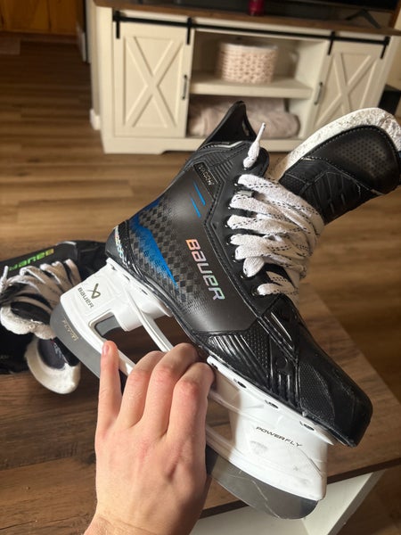 Black 2024 Bauer Supreme Shadow Hockey Skates Regular Width 8.5 (Used)