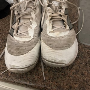 Gray Men's Size M 11.0 (W 12.5) Adult New Balance 4040 Fuel Cell Low Top Turf Cleats (Used)