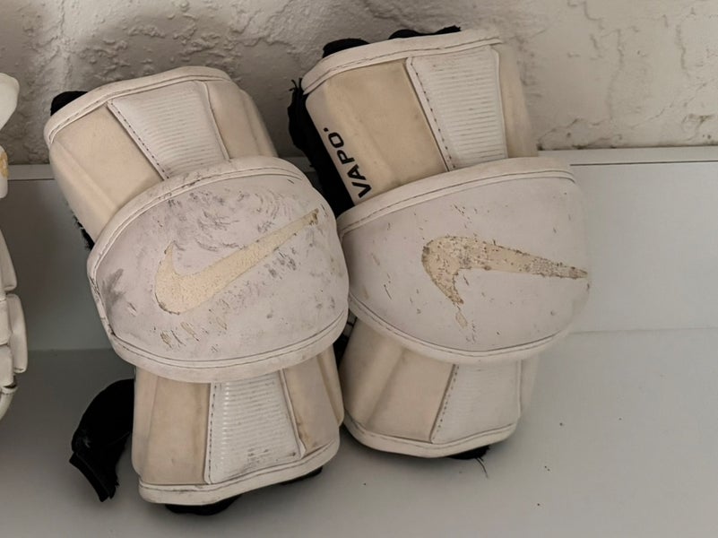 Medium Adult Nike Vapor Arm Pads (Used)