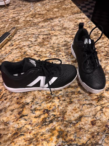 Black Kid's 5Y (Big Kids / Youth) New Balance 4040 Low Top Turf Cleats (New)