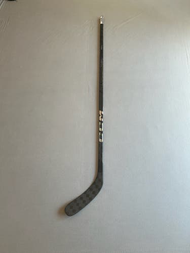 New 95 Flex P88 Senior CCM Ribcor Trigger 9 Pro Right Hand Pro Stock Hockey Stick