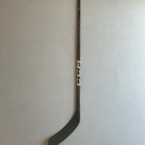 New 95 Flex P28M Senior CCM Ribcor Trigger 9 Pro Right Hand Pro Stock Hockey Stick