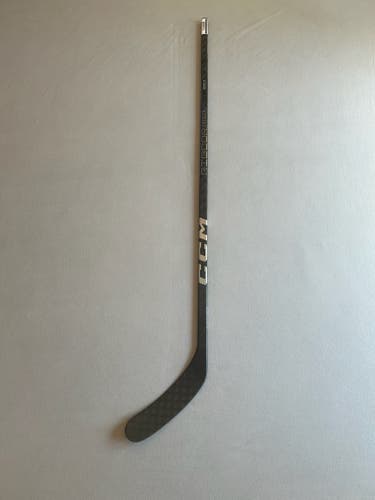 New 95 Flex P28M Senior CCM Ribcor Trigger 9 Pro Right Hand Pro Stock Hockey Stick
