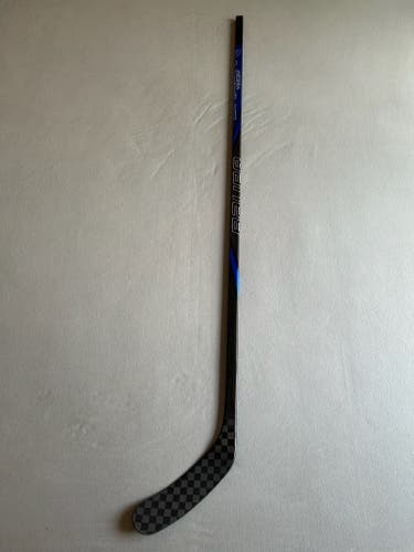 New 102 Flex P92M Senior Bauer Nexus League (Tracer dress) Right Hand Pro Stock Hockey Stick - Blue