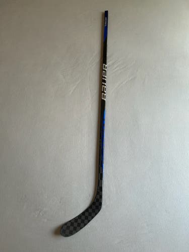 New 87 Flex P28 Senior Bauer Nexus Sync Right Hand Pro Stock Hockey Stick - Blue