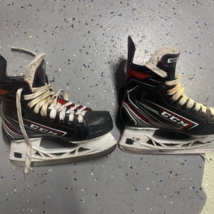 CCM JetSpeed FT470 Hockey Skates Regular Width Size 4.5