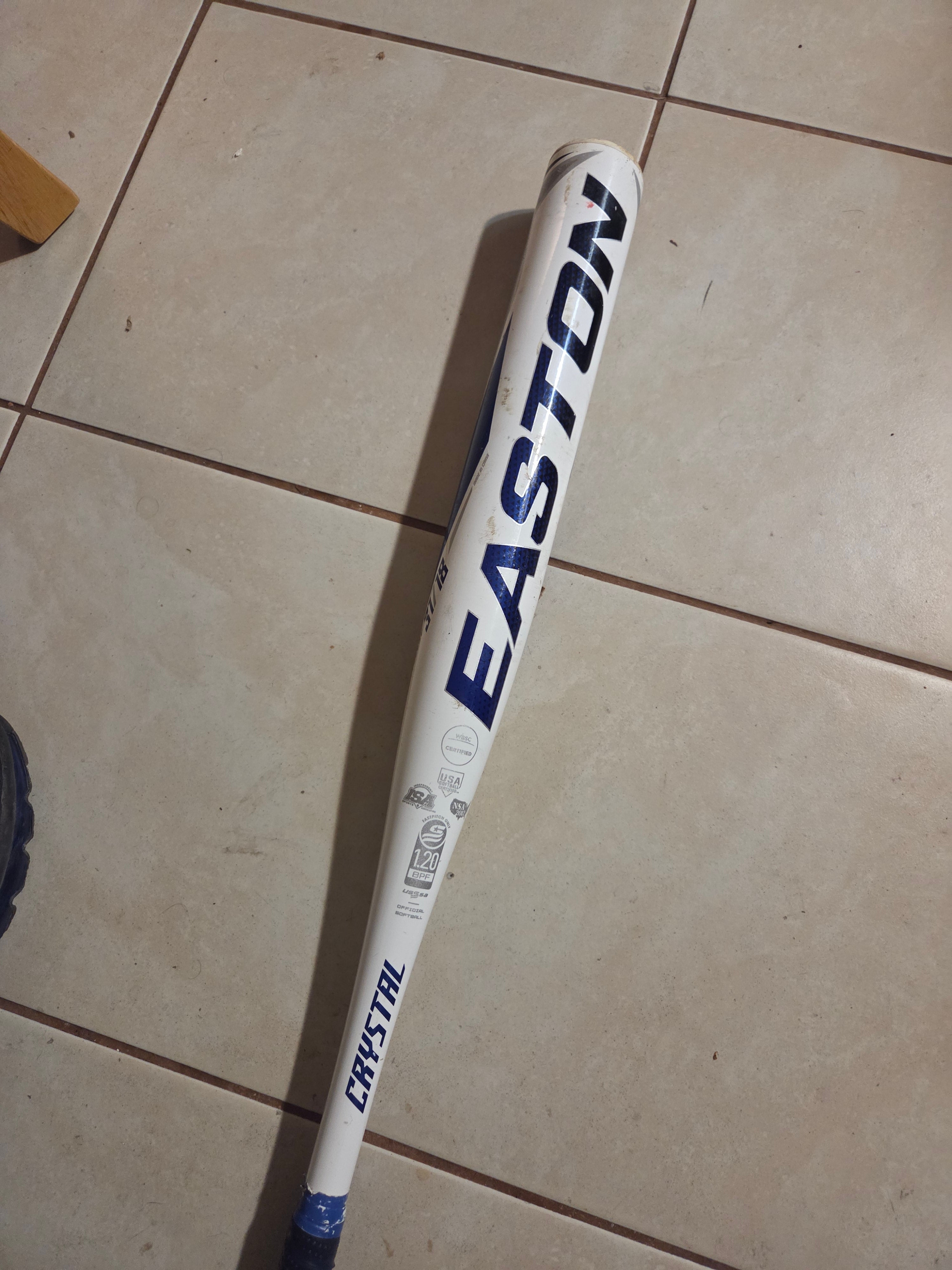 Batte De Softball Easton Crystal FP22CRY - 31 Pouces 18 Oz - Blanc
