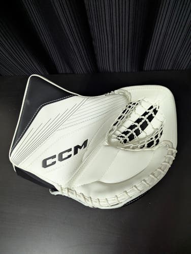 CCM Extreme Flex E6.9 Regular (New)