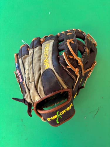 Insignia Dyersville Series RH Outfield Baseball Glove 12.75