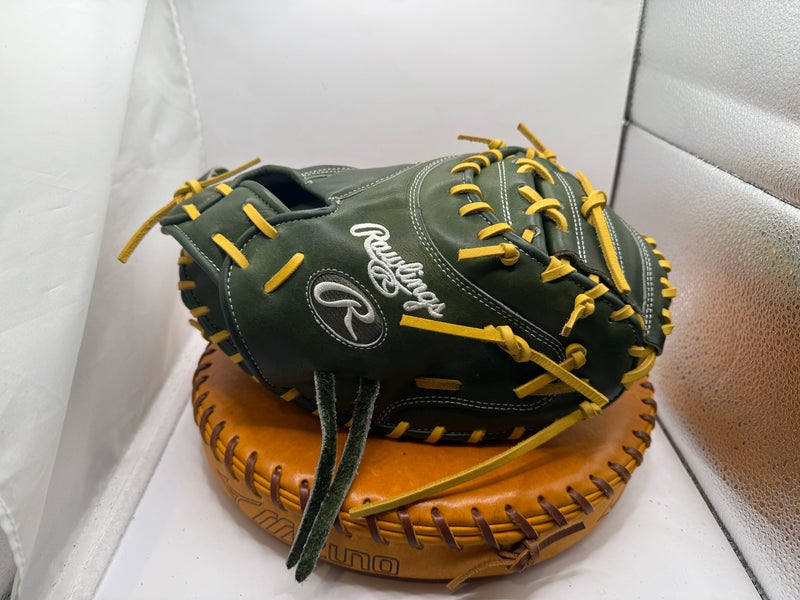 Catcher's RH Rawlings Heart of the Hide Baseball Glove 34" (Used)