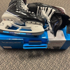 Bauer Vapor Flylite Hockey Skates 8.5 (New) Fit 3