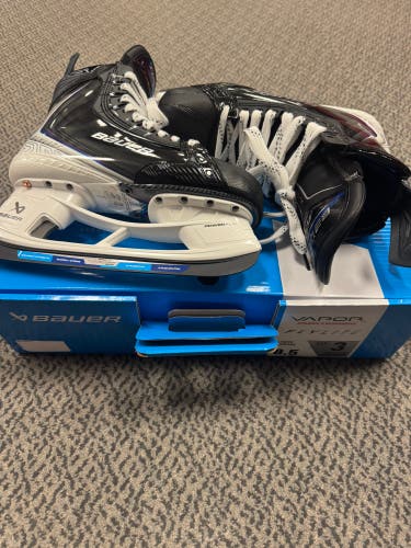 Bauer Vapor Flylite Hockey Skates 8.5 (New) Fit 3