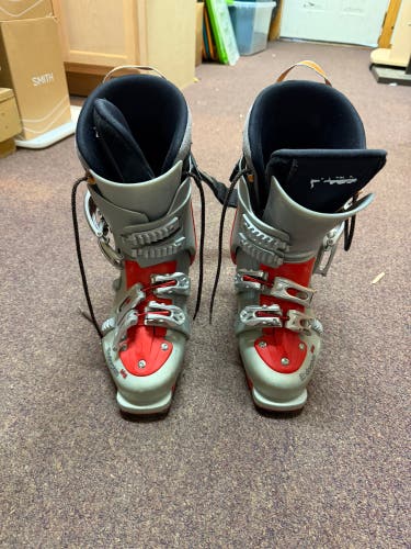 Mondo 26 & 26.5 Unisex Garmont Endorphin Alpine Touring Ski Boots Medium Flex (Used)
