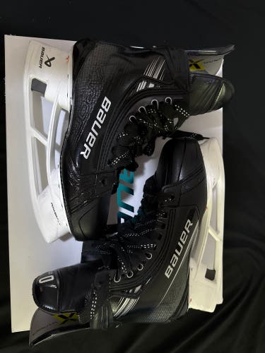 2023 Bauer Vapor Hyperlite 2 Hockey Skates Regular Width Pro Stock 7.5 (Used)