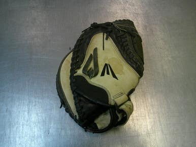 Used Easton NATURAL ELITE BB/SB Catchers LH Throw Black 34" 11339-S000200157