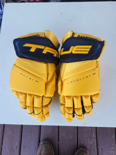 Nashville True Catalyst 9x Gloves 14" Pro Stock (Used)