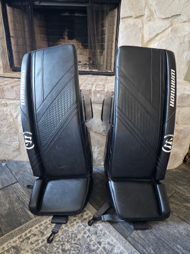 31" Warrior Ritual G6 E+ Goalie Leg Pads (Used)