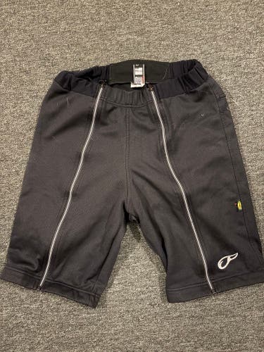 Black Large Adult Unisex Energiapura Shorts (Used)