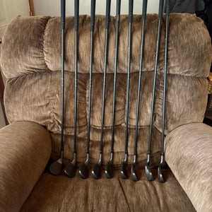 Men's Tommy Armour Right Handed Iron Set Stiff Flex 9 Pieces Graphite Shaft (New)