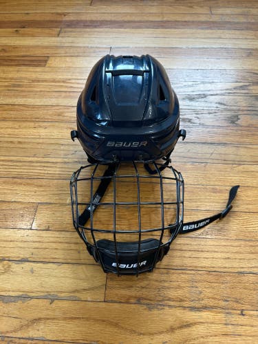 Medium Bauer Re-Akt 150 Helmet (Used)