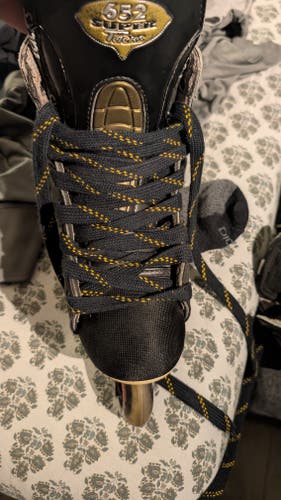 Black/Yellow CCM Super Tacks 652 Hockey Skates Size 6