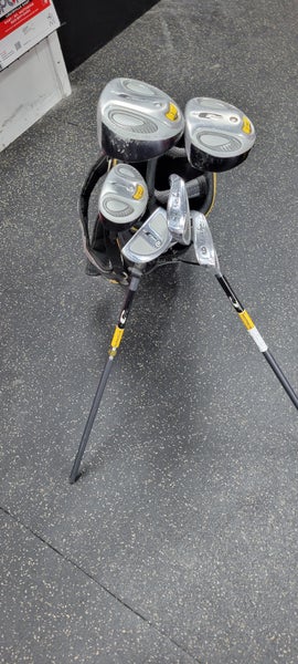 Used Walter Hagen 7 PIECE WITH BAG Jr Package Set RH None 7 Piece 11497-S000156523