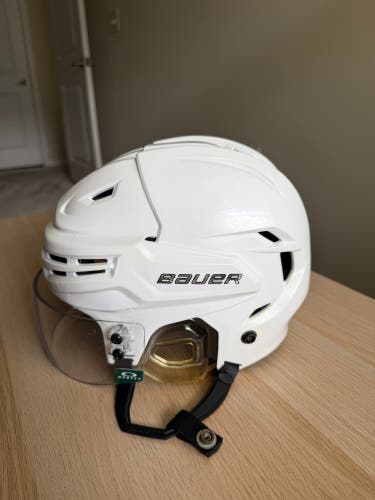 Medium Bauer Re-Akt Helmet (Used)
