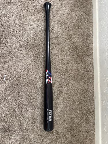 2019 Marucci Pro Cut Maple Bat 28 oz 31" (Used)