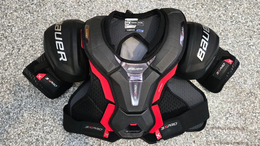 Men's Medium Senior Bauer Vapor 3X Pro Shoulder Pads (Used)