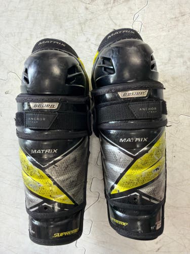 Youth Bauer Supreme Matrix 11" Shin Pads (Used)