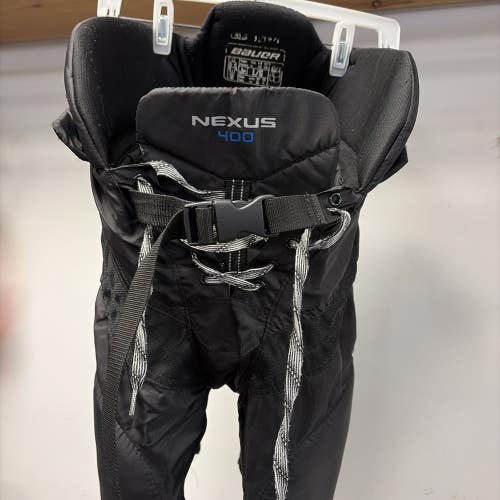 Junior Size Large Bauer Nexus 400 Ice Hockey Player Pants.