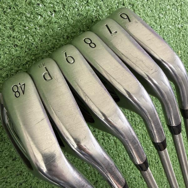 Titleist T300 2019 Iron Set 6-PW 48 Aerotech Steelfiber i80