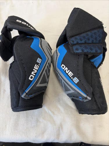 Junior Size Large Bauer Supreme ONE.8 Ice Hockey Player Elbow Pads