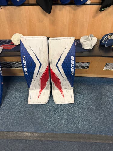 35" Bauer FlyLite Goalie Leg Pads (Used)