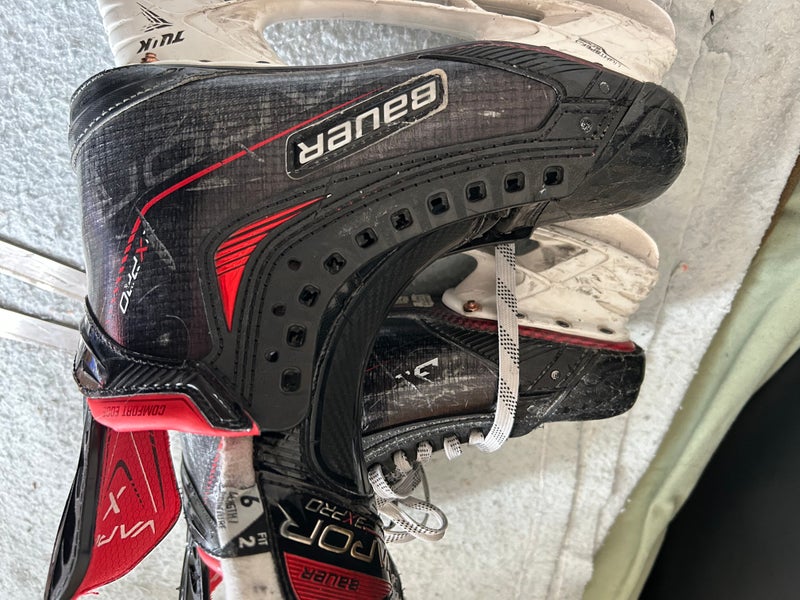 Black Bauer S21 Vapor Shift Pro (SMU) Hockey Skates Regular Width Pro Stock 6 (Used)