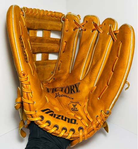 Mizuno Victory Premier MVP 1277 Baseball Glove 12” Right Hand Throw