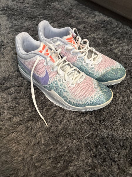 Kobe Basketball Shoes in Men's Size M 9.0 (W 10.0) Nike Shoes (Used)