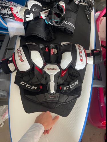 Medium Senior CCM JetSpeed FT4 Pro Shoulder Pads (Used)