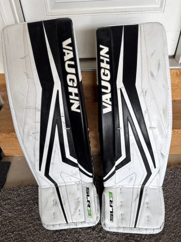 30" Vaughn Slr3 Goalie Leg Pads (Used)