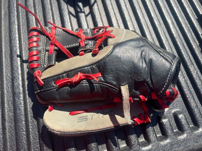 Marucci Baseball Glove (Lefty)