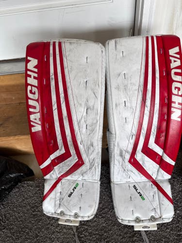 29" Vaughn Ventus SLR2 Goalie Leg Pads (Used)