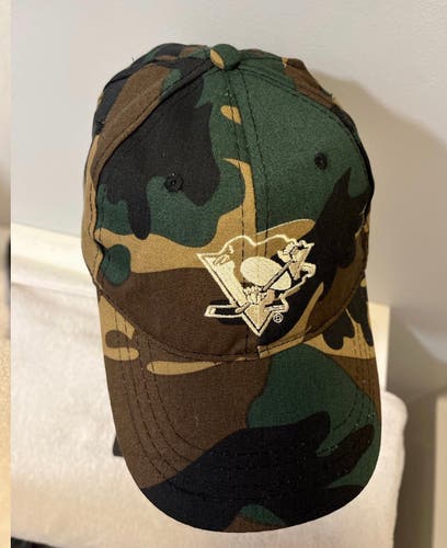 NHL Pittsburgh Penguins Camo StrapBack Hat OSFA Adjustable 84 Lumber Promo Cap