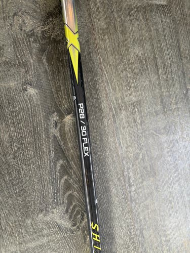 Junior Bauer Vapor X:Shift Pro Right Handed Hockey Stick P28 30 Flex (Used)